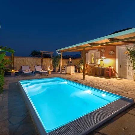 Kanela بيت للعطل اليكاناس